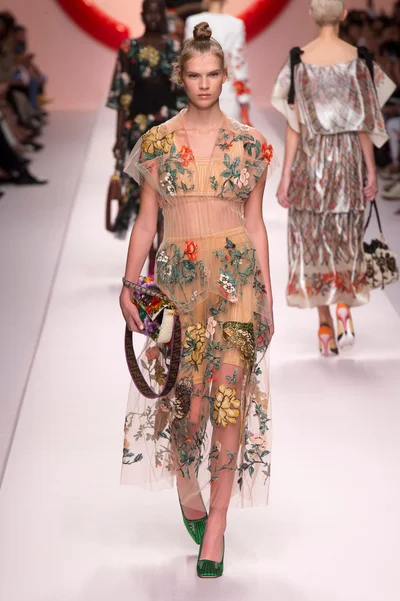 Look 44